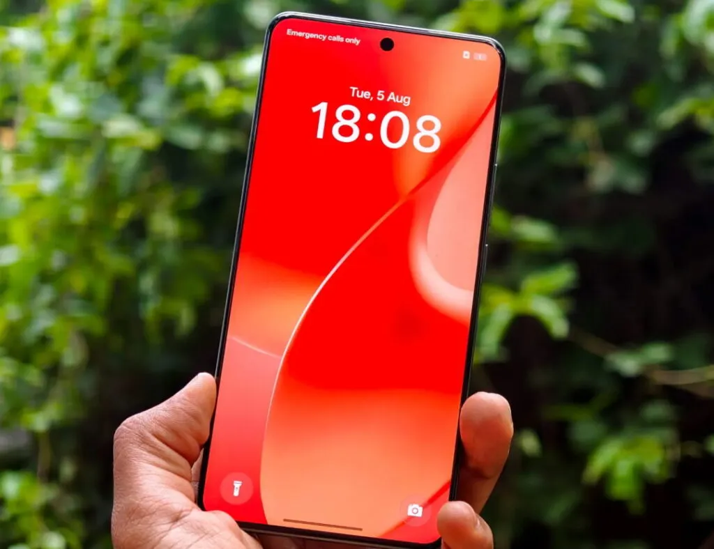 Смартфон Realme 15