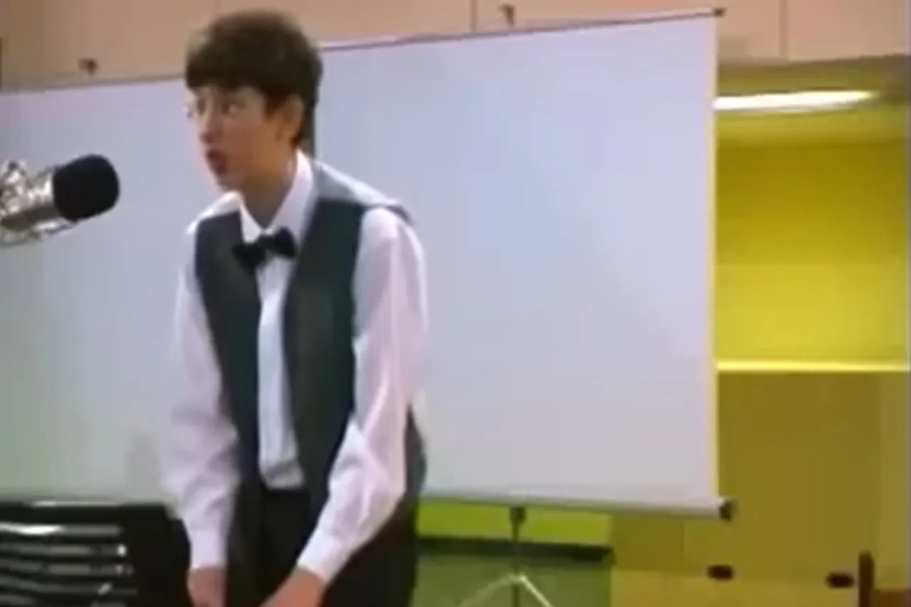 Как выглядит автор хита «Белая стрекоза любви» Николай Воронов в 2026 году? Школьник из мема сильно изменился