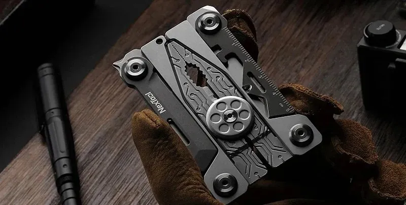 Гениальный мультитул Xiaomi отдают за копейки. Эта штука должна лежать в каждом кошельке