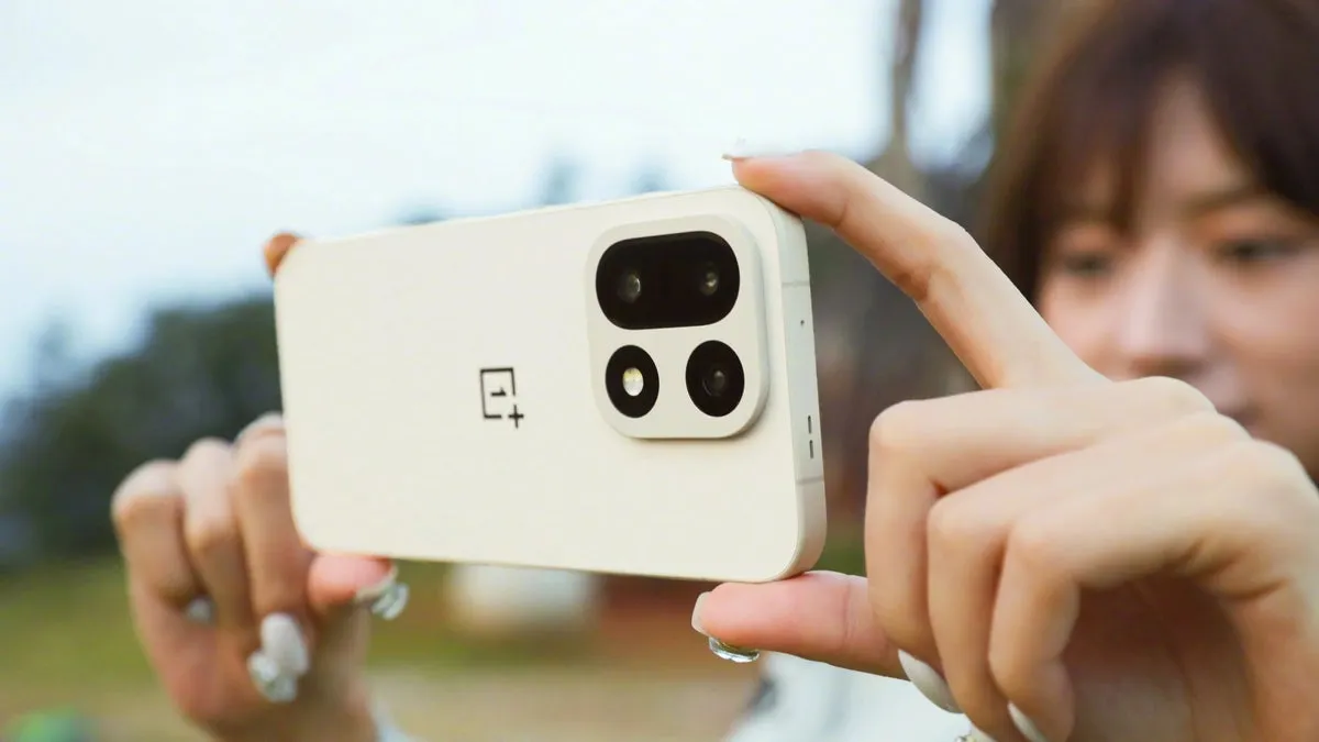 OnePlus 15 – самый популярный смартфон в России по версии крупного маркетплейса