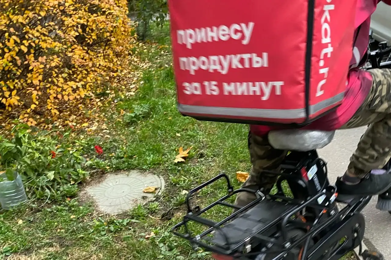 Сколько получает лучший курьер «Самоката»? Рекордсмену везет с заработками и районом