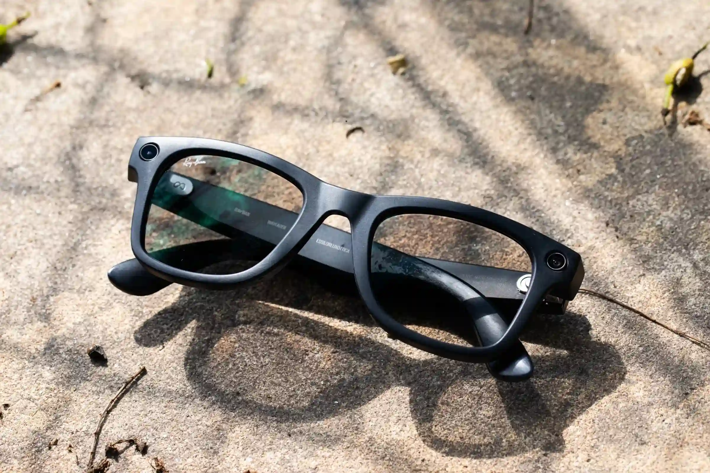 6 крутых моделей очков, которые я бы взял к лету 2026 года. От культовых авиаторов до умных Ray-Ban