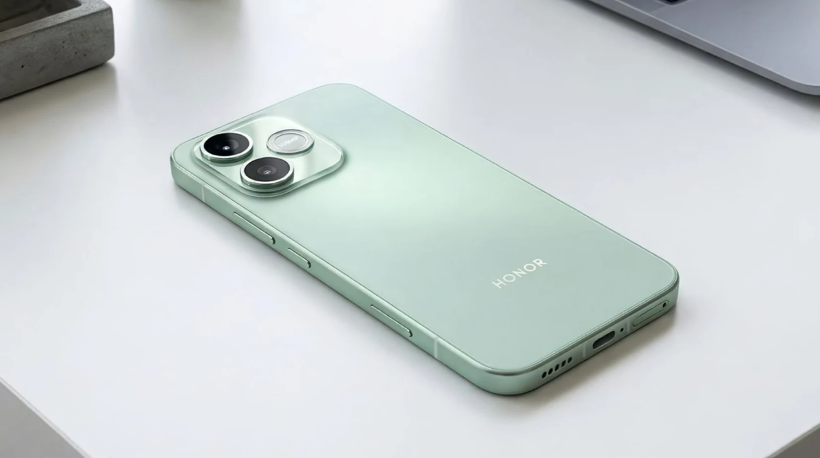 Honor 600 Lite приехал в Россию со скидкой и подарком. У него AMOLED, ИИ-кнопка и большой аккумулятор