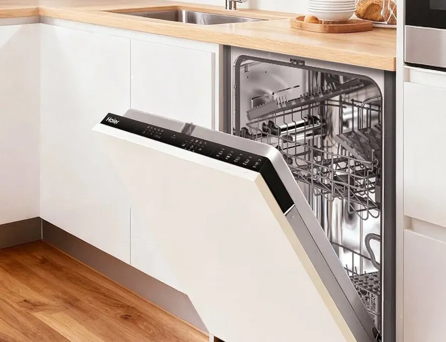 «Практичная и вместительная». Посудомоечная машина Haier подешевела на Маркете 