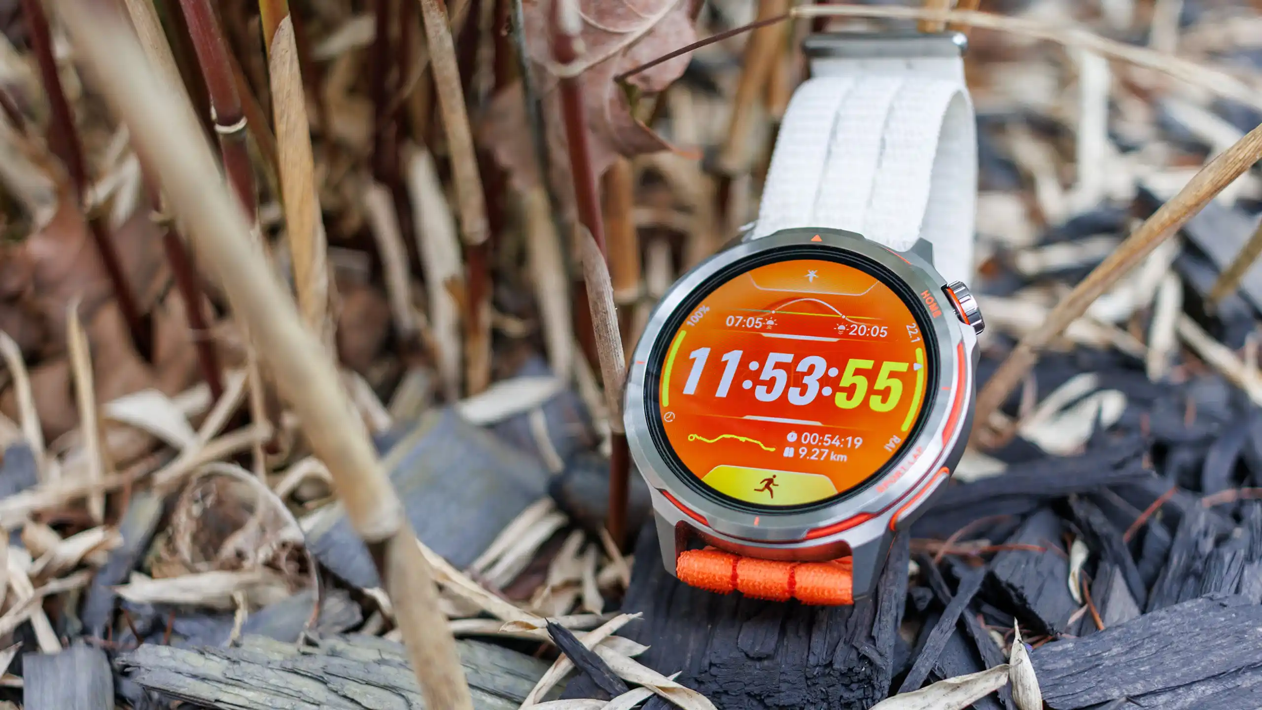 В России вышли Huawei Watch GT Runner 2. Это часы для бегунов с ИИ-тренером