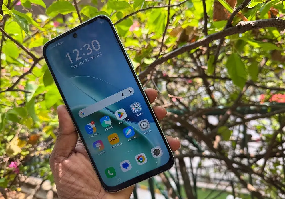 Новейший iQOO появился на Маркете. У него мощное железо и шикарная автономность