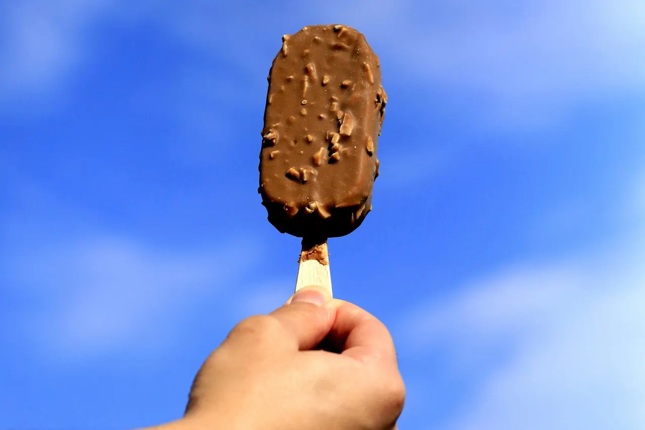 Самое популярное мороженое в России упадет в цене. Его будут продавать по выгодному прайсу всё лето