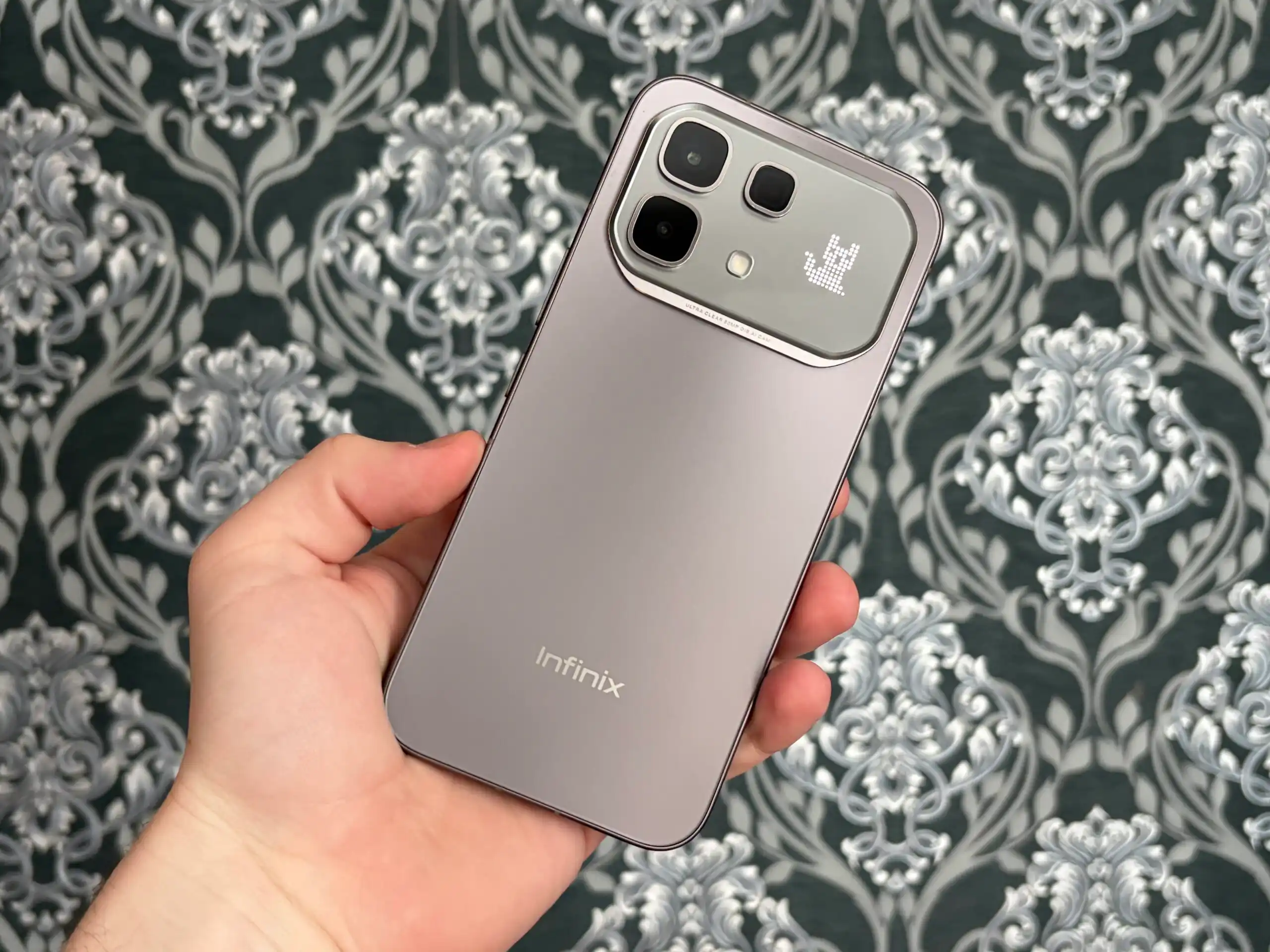 Обзор Infinix Note 60 Pro. Уникальный смартфон с дополнительным дисплеем до 30 тысяч рублей