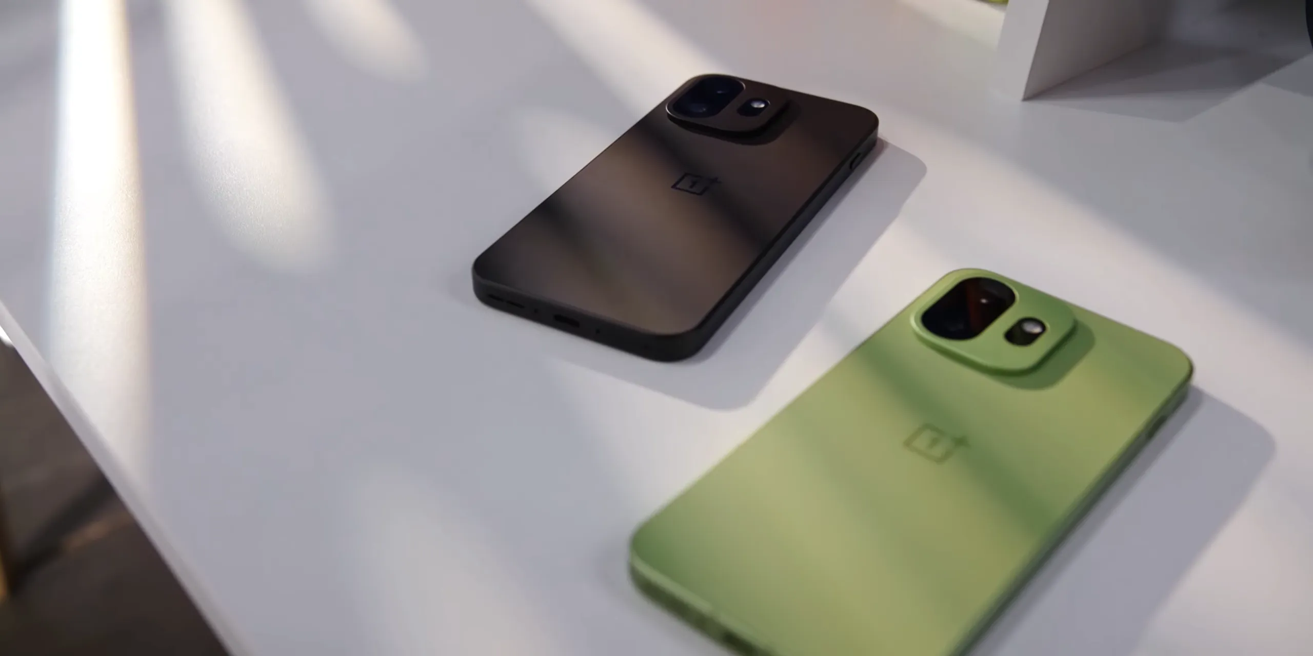 Вот все компромиссы OnePlus 15T. Это мощный смарт с автономностью на три дня