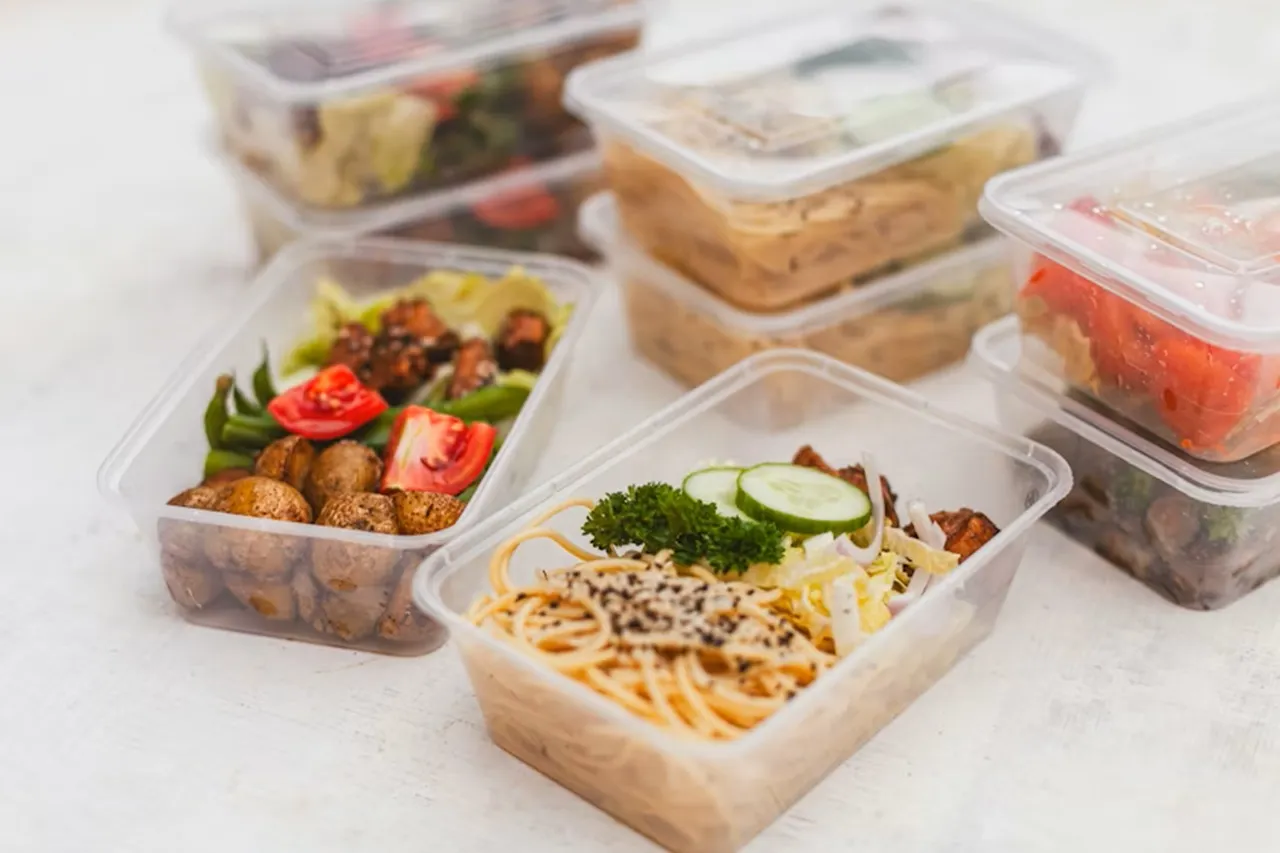 Почему в готовой еде нет одного популярного блюда? Магазины отказываются от востребованной закуски