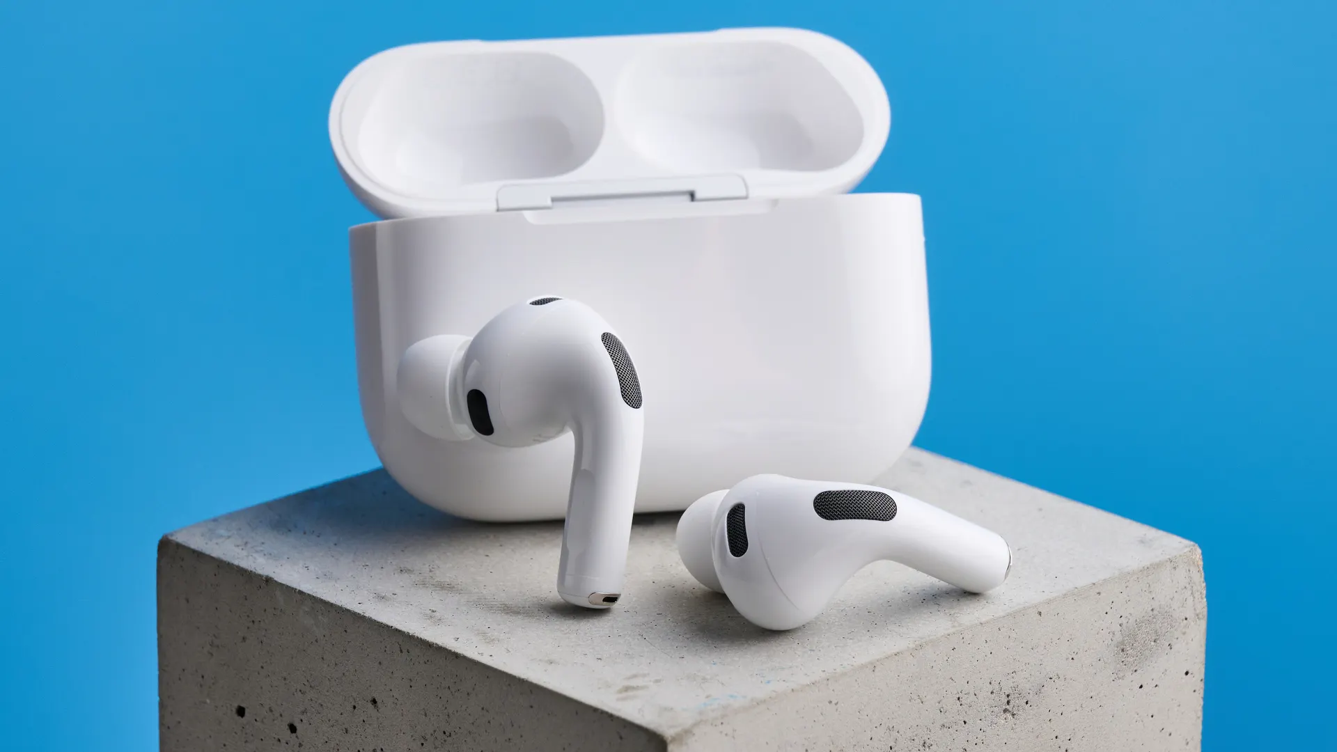 AirPods Pro 3 можно смело брать, потому что цена – кайф. В чем они лучше наушников второго поколения?