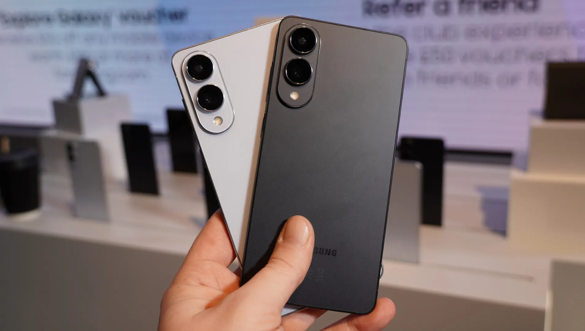 Провальный флагман Samsung Galaxy подешевел до неприличия. Брать или нет?