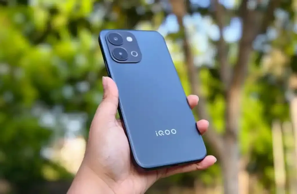Секретный смарт выносит конкурентов от Realme и Xiaomi. У него безопасный экран, мощное железо и огромный аккумулятор 