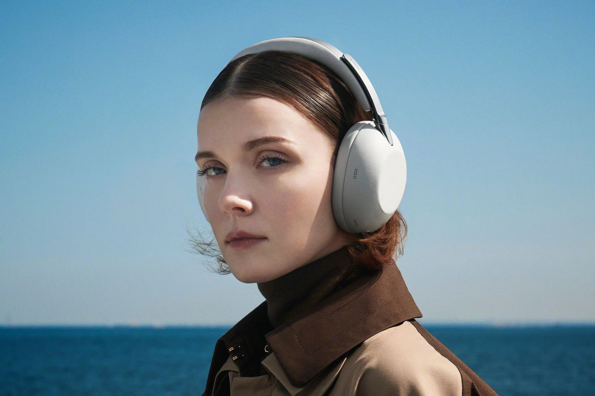 Новые наушники Sony 1000X The Collexion во всем хуже WH-1000XM6. Но у них есть уникальные фишки