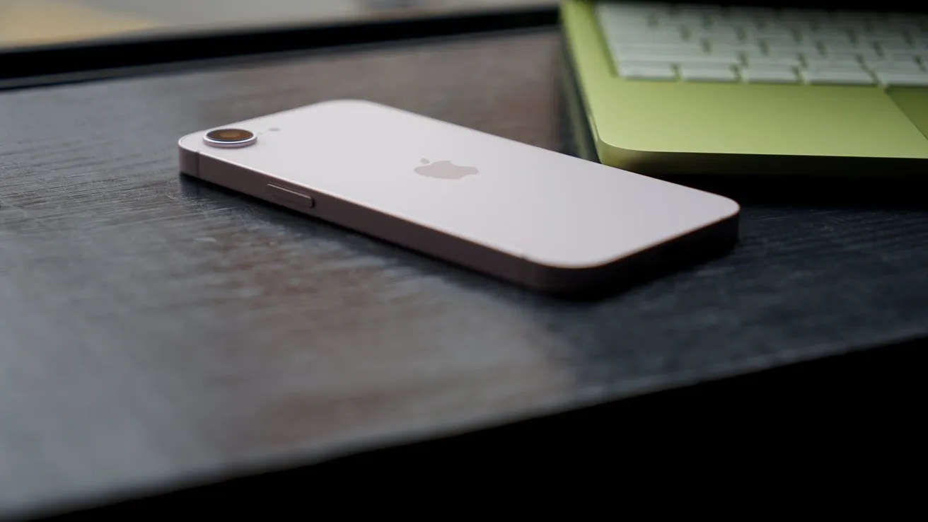 iPhone 17e подешевел до рекордной отметки. Для максимальной скидки используйте промокод