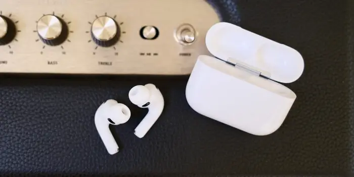 Самые выгодные AirPods в мае. Мы изучили все цены