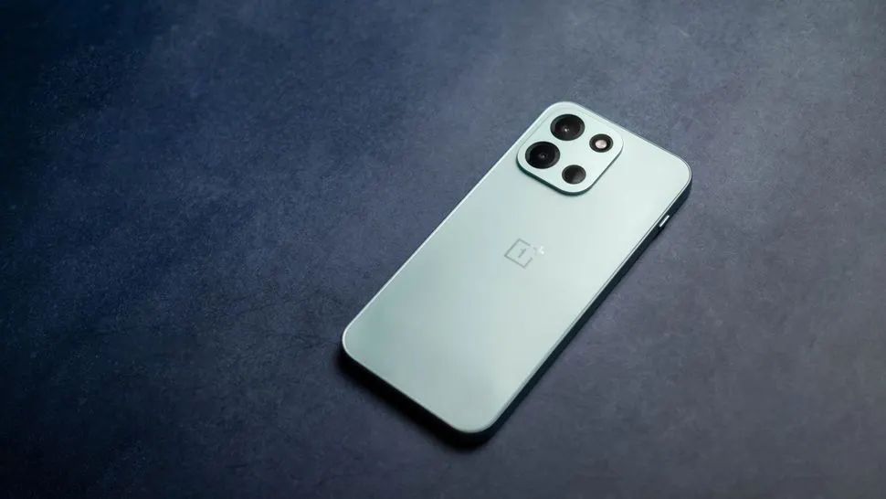 Стоит ли переплачивать за OnePlus Nord 6? Сравнили новинку с предыдущей моделью
