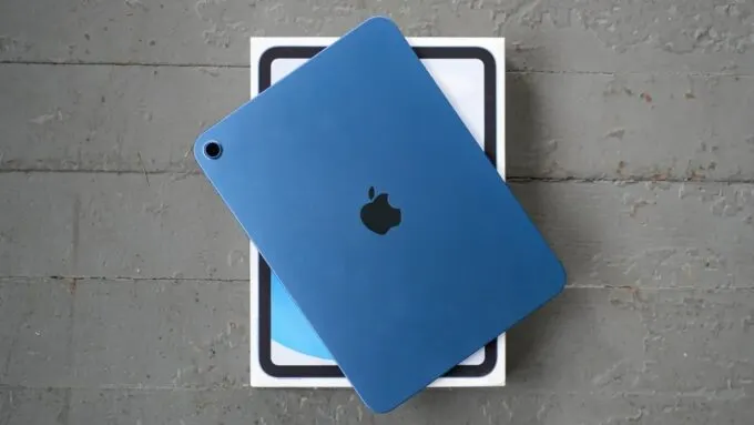 iPad (2025)