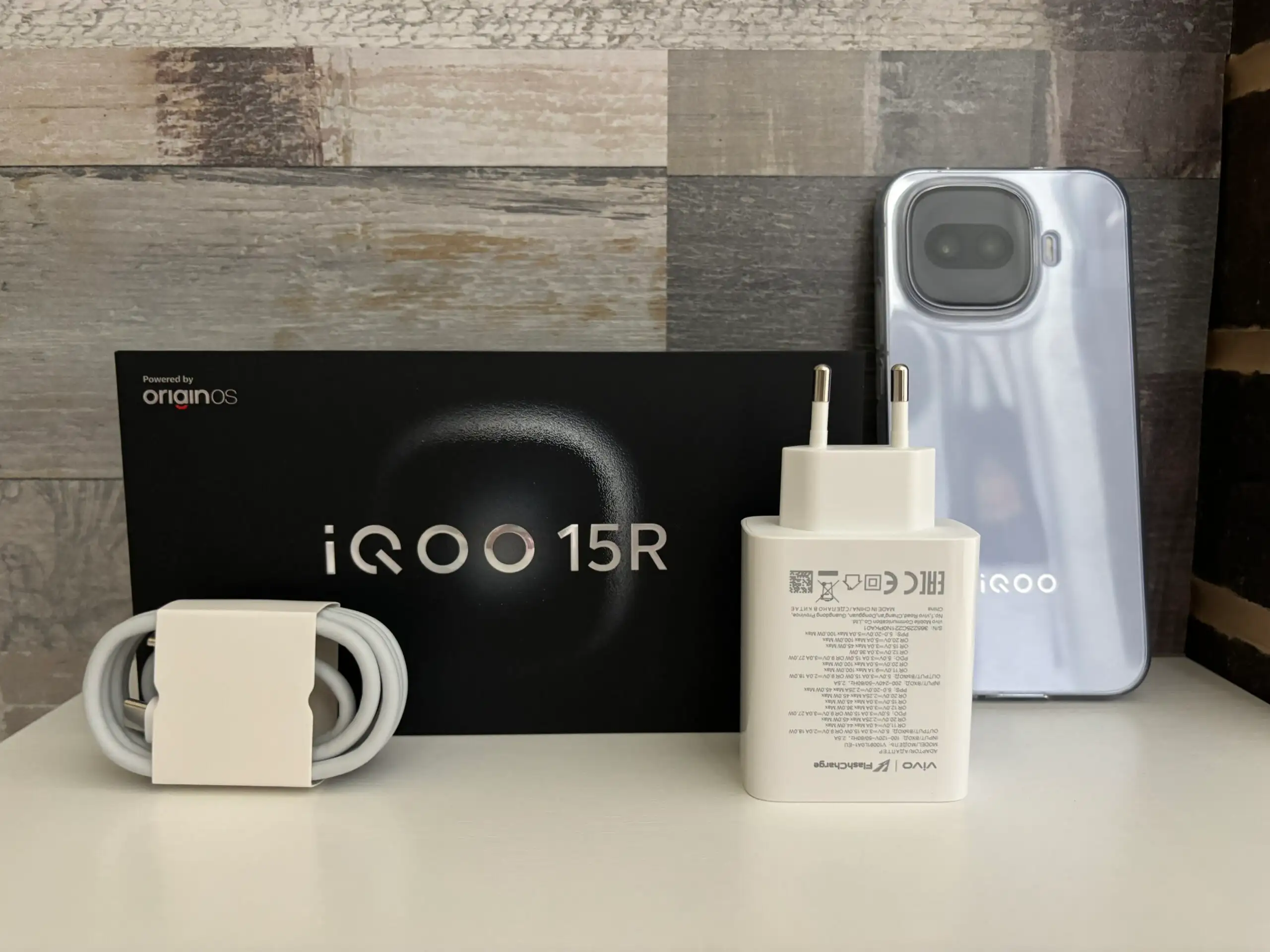 Смартфон iQOO 15R