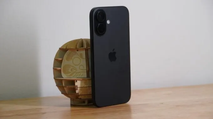iPhone 16