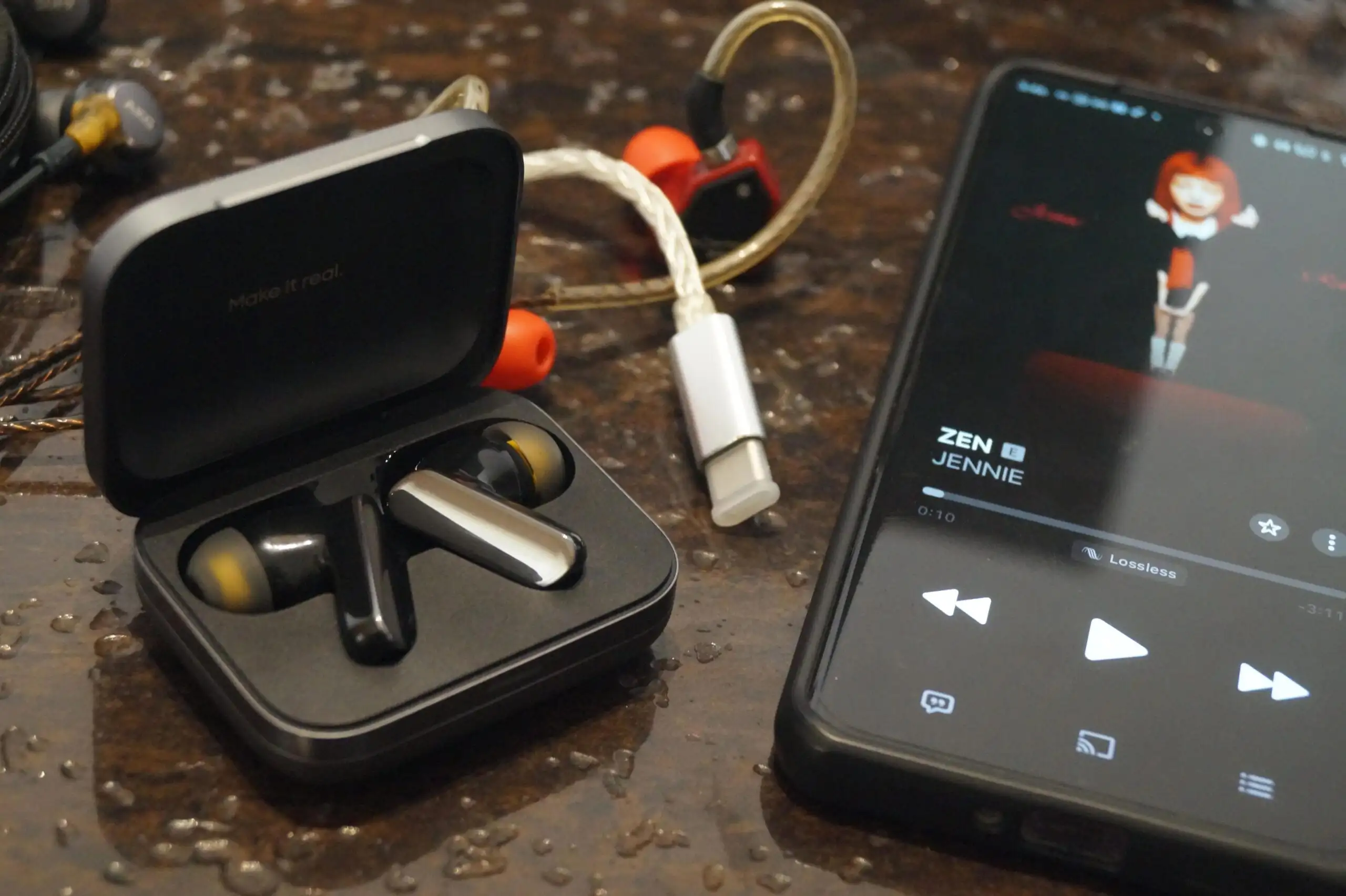 Realme Buds Air 7 Pro стали самыми популярными наушниками в России. Какие еще гарнитуры выбирали люди?