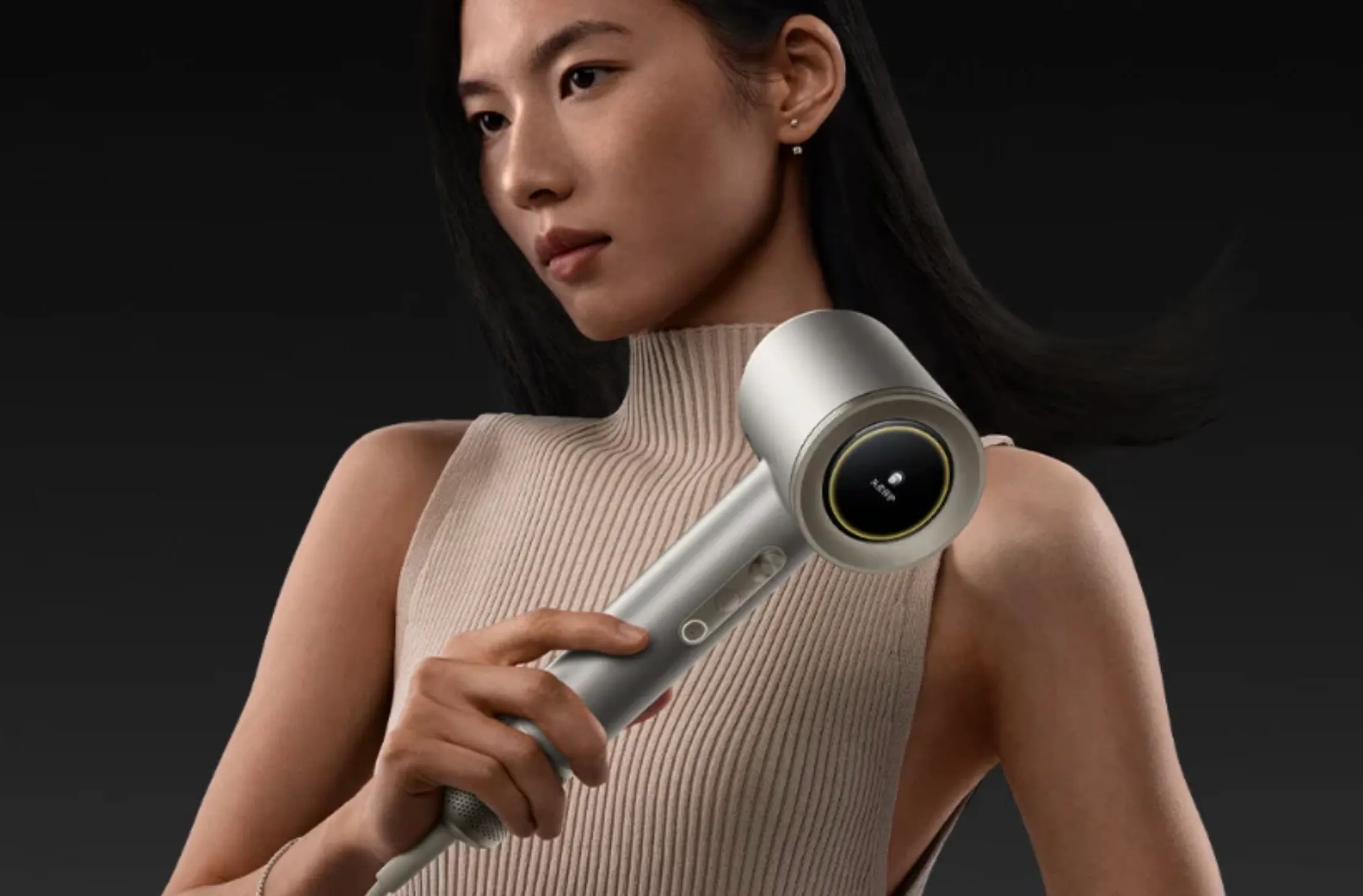 Xiaomi скопировала Dyson. Она выпустила фен, с которым невозможно обжечься