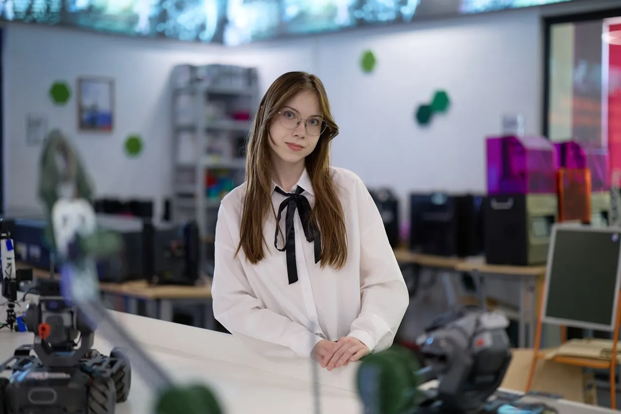 Школьница из Москвы набрала 400 баллов на ЕГЭ. Как ей удалось и кем она станет?