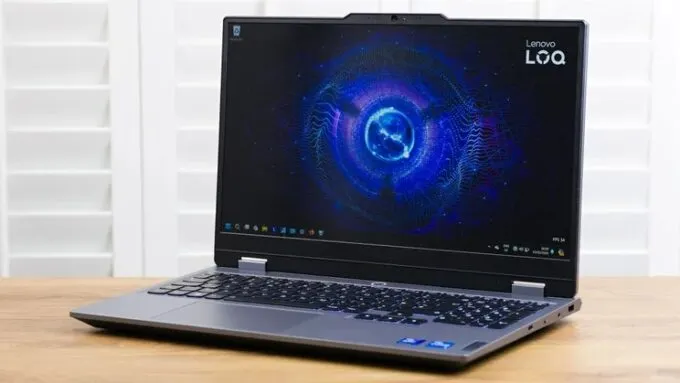 Lenovo LOQ 15IAX9E