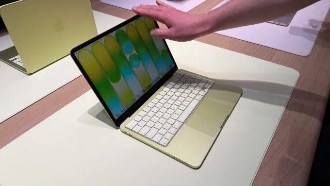MacBook Neo