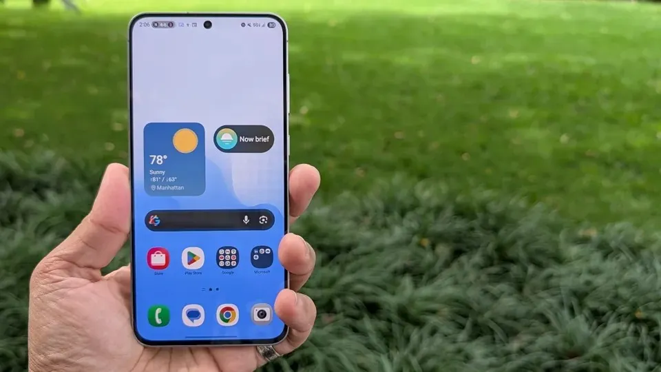Прайс на Samsung Galaxy S25 FE окончательно рухнул. Это самый выгодный камерофон на рынке