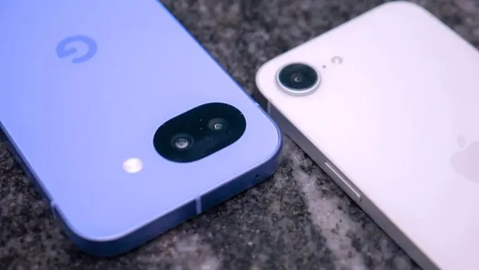 iPhone 17e/ Google Pixel 10a