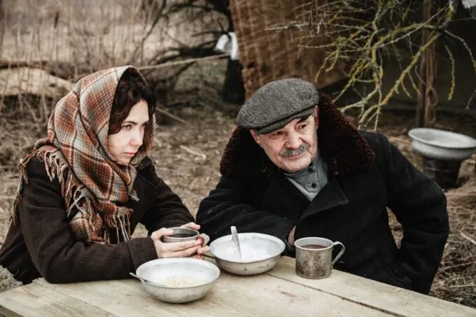 Екатерина Климова и Александр Панкратов-Черный на съемках сериала «По законам военного времени»
