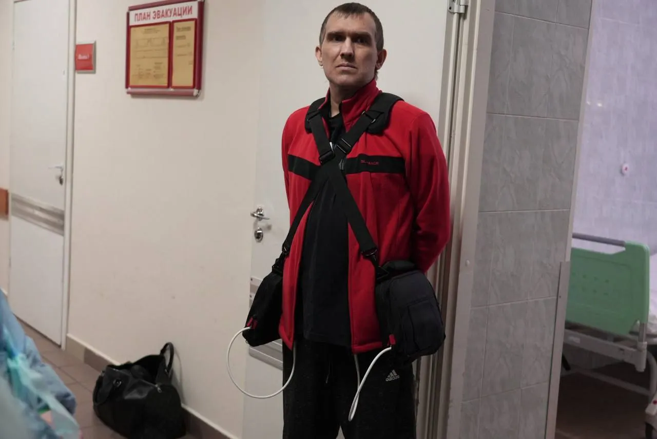 Как живет мужчина из Санкт-Петербурга, у которого нет пульса? Он каждый день подзаряжает себя, как iPhone