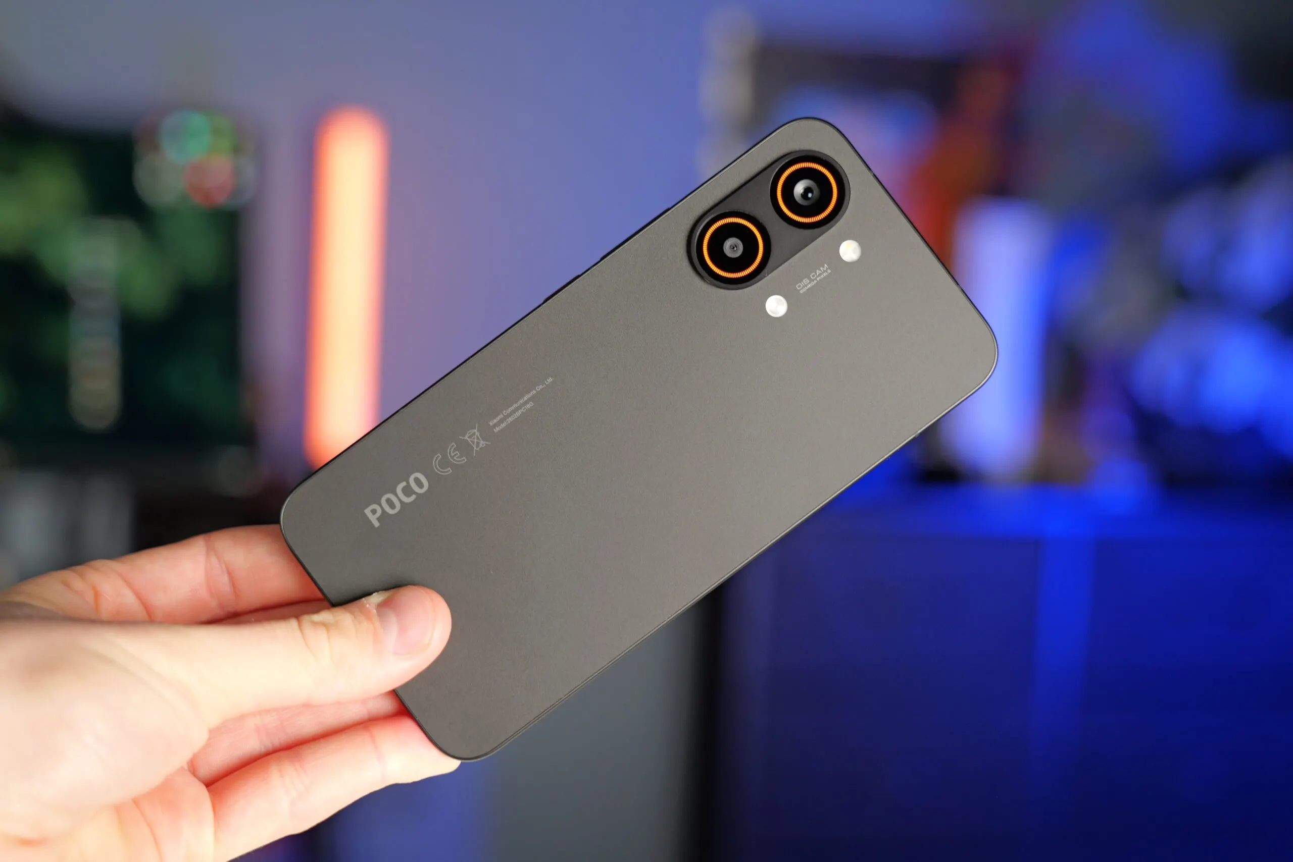«Очень быстрый, очень умный». Сверхмощный Xiaomi Poco окончательно подешевел