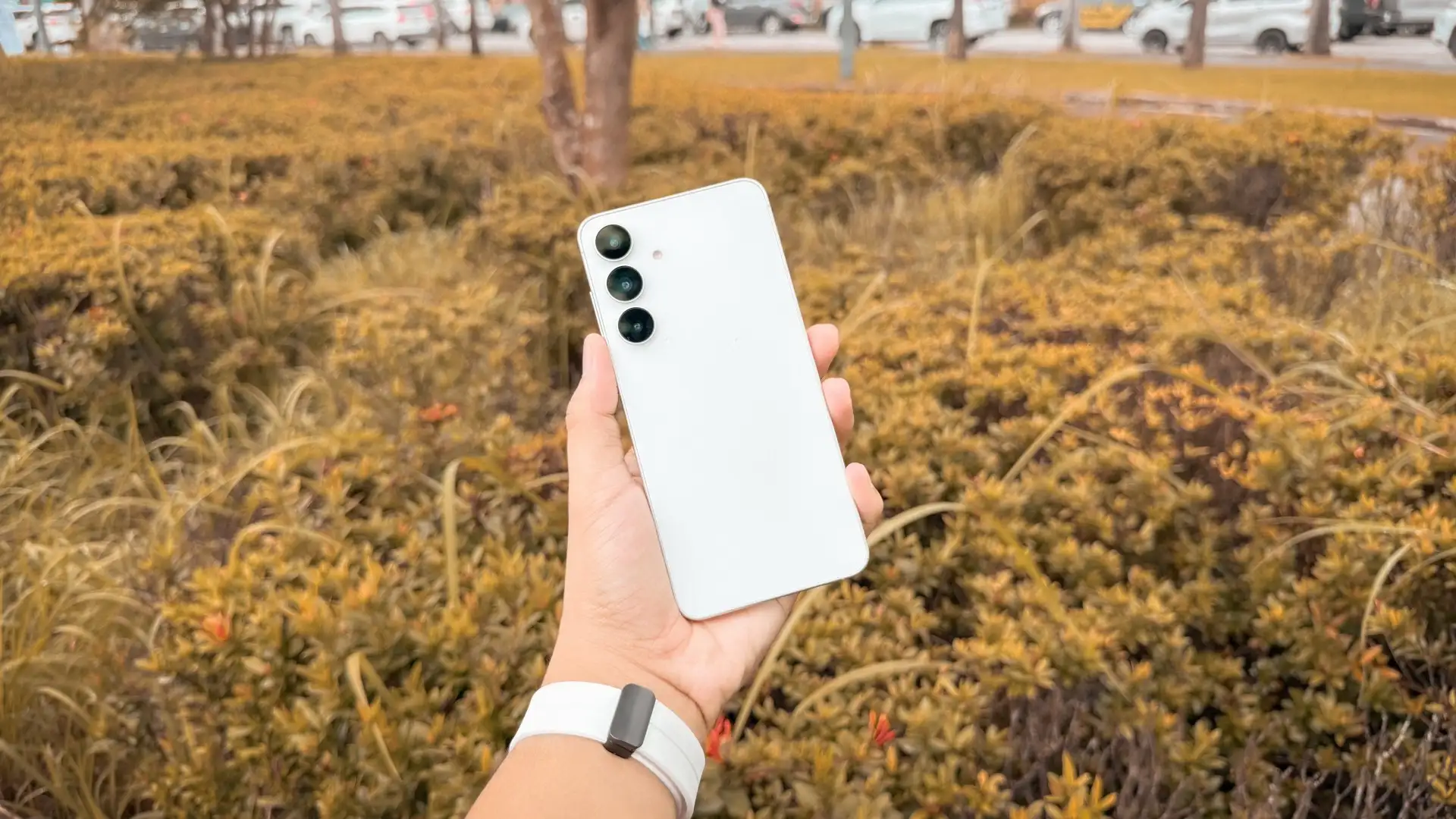 Что лучше — Tecno Camon 50 Ultra или Samsung Galaxy S25 FE? Сравнение хитовых камерофонов