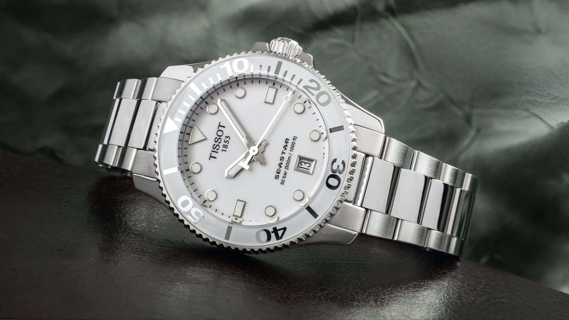 Срочно хватаем часы Tissot Seastar по безумно низкой цене. У них стальной корпус и мощная влагозащита