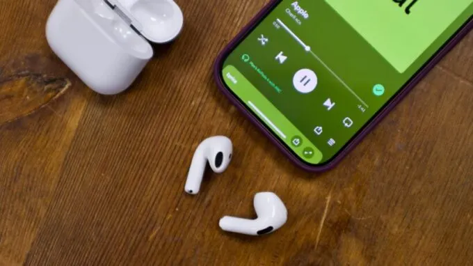 AirPods 4 ANC