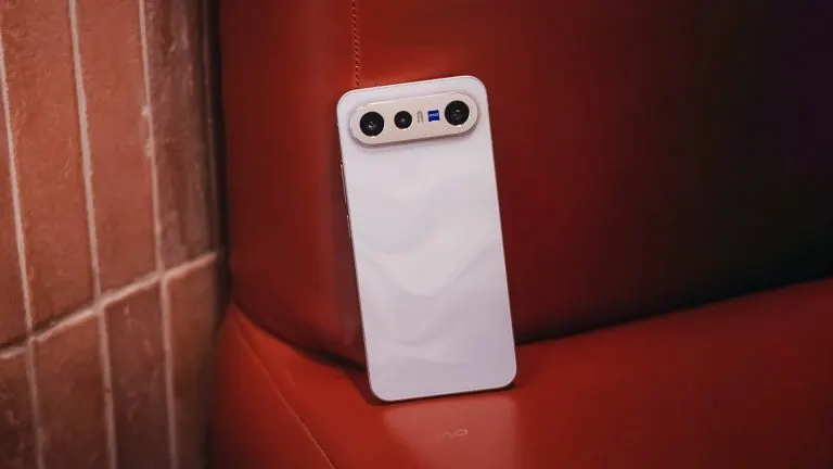 «Замечательный компакт». Vivo X300 FE подешевел на Маркете