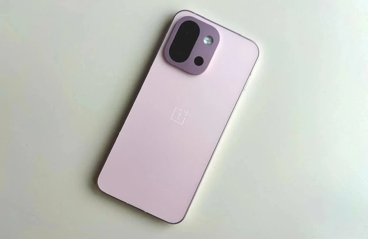 Шикарный компакт OnePlus рухнул в цене. Хватаем, пока он не исчез из продажи