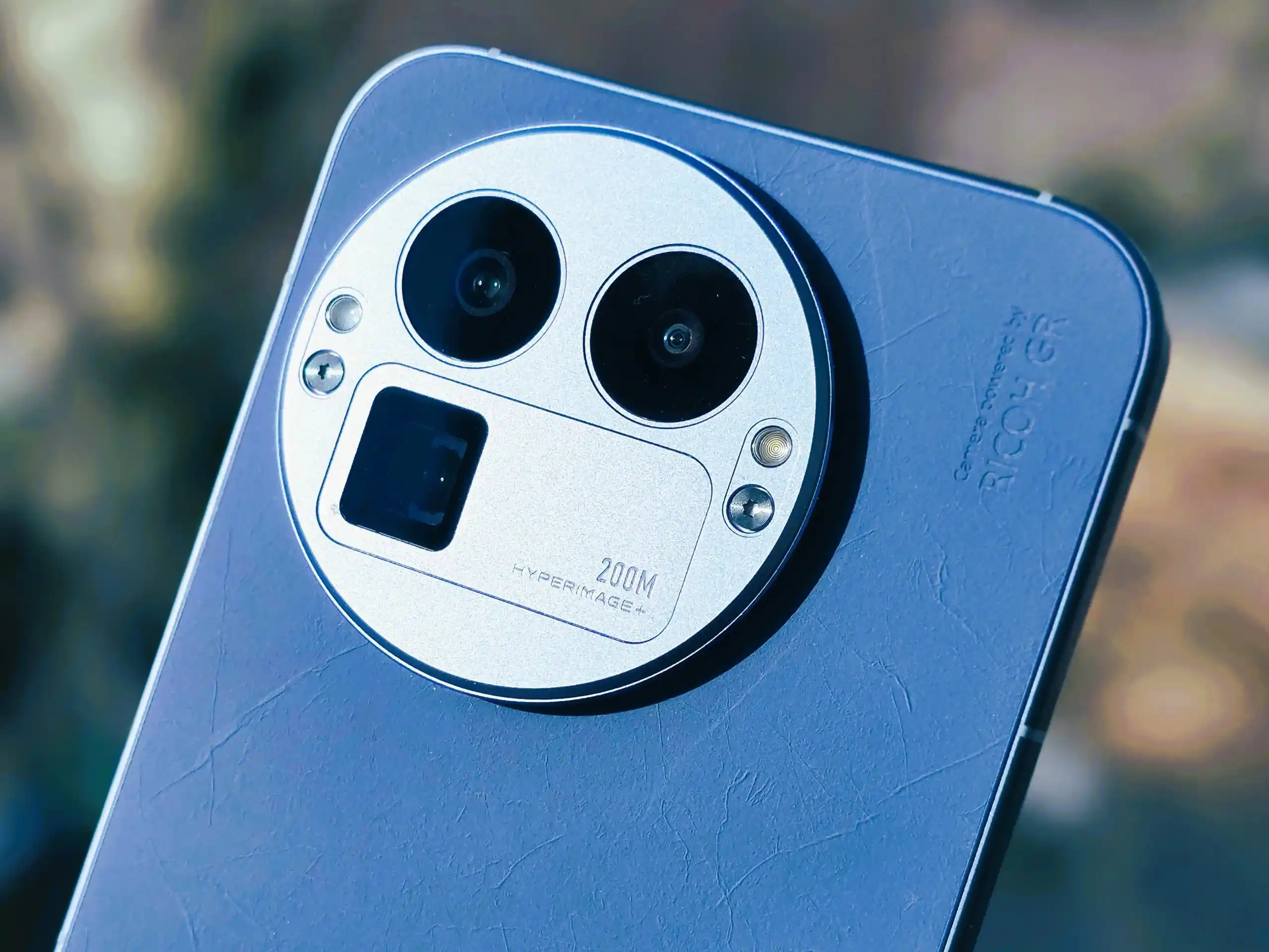 Realme GT 8 Pro — один из лучших камерофонов на рынке. Его сейчас отдают с жирной скидкой 
