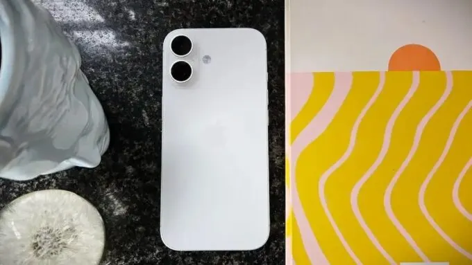 iPhone 17