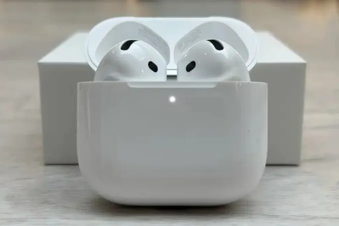 AirPods 4 ANC