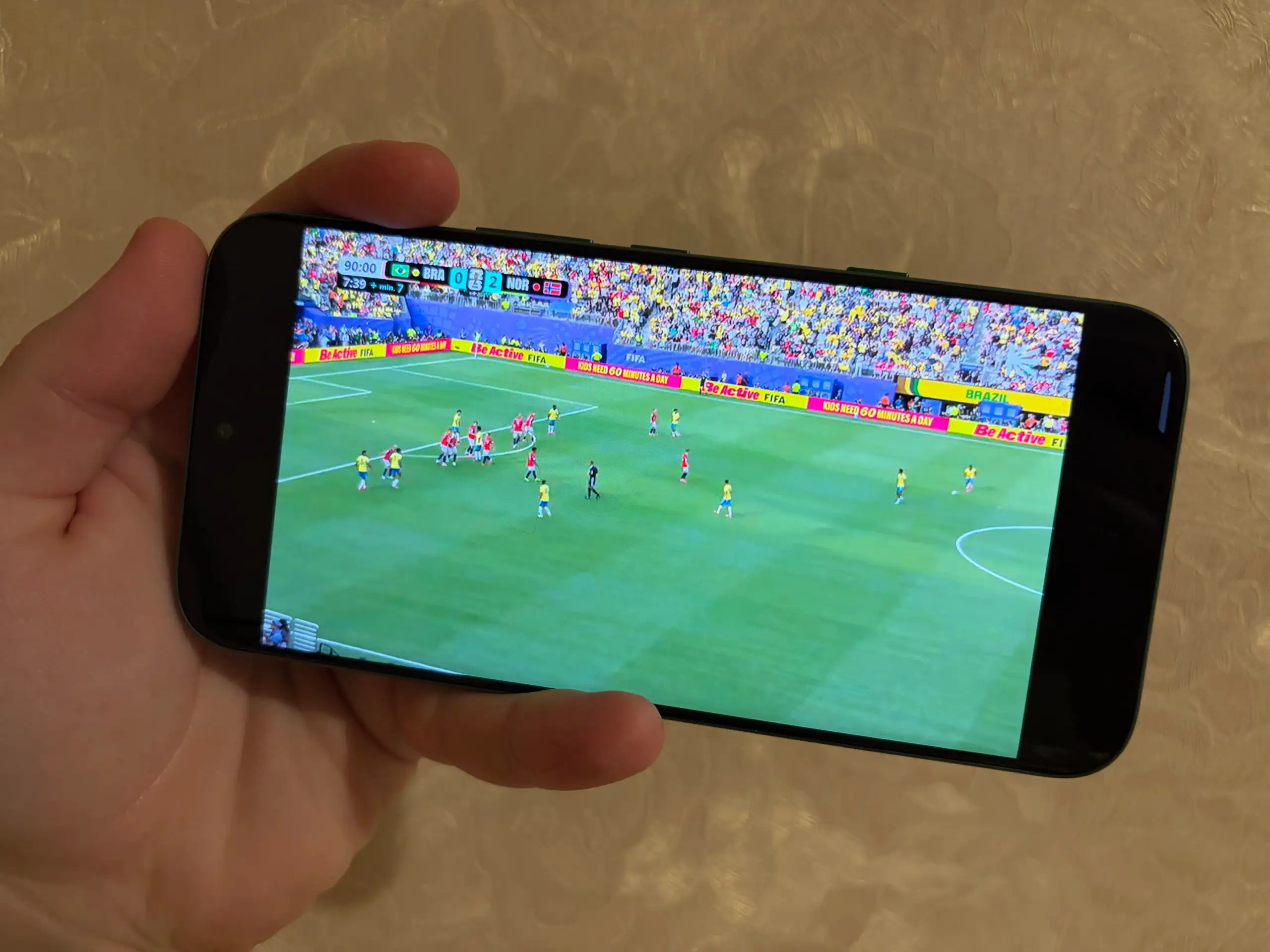 Смартфон Infinix Note Edge
