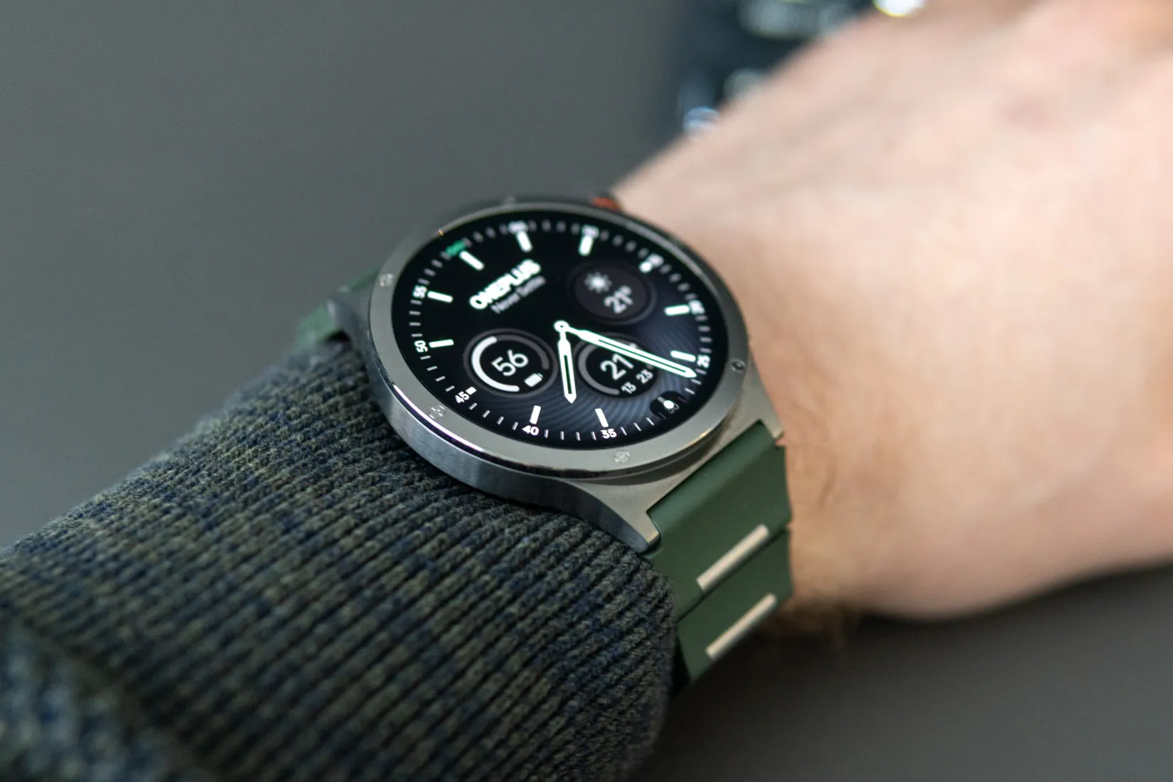 OnePlus Watch 4 стали самыми популярными часами в России. За что их любят?