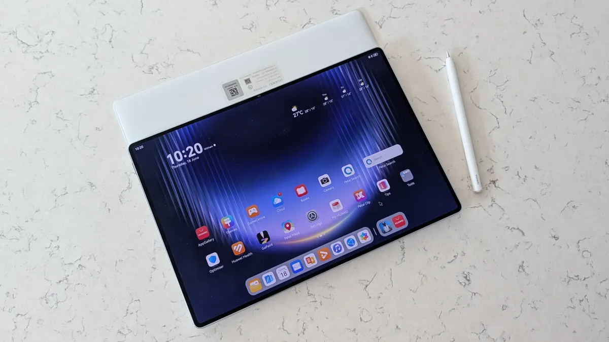В Россию приехал Huawei MatePad Pro Max. Это флагманский планшет с OLED-экраном, тонким корпусом и режимом ПК