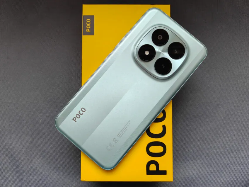 «Четкая камера, быстрый процессор». Главный бюджетник Xiaomi подешевел на Маркете