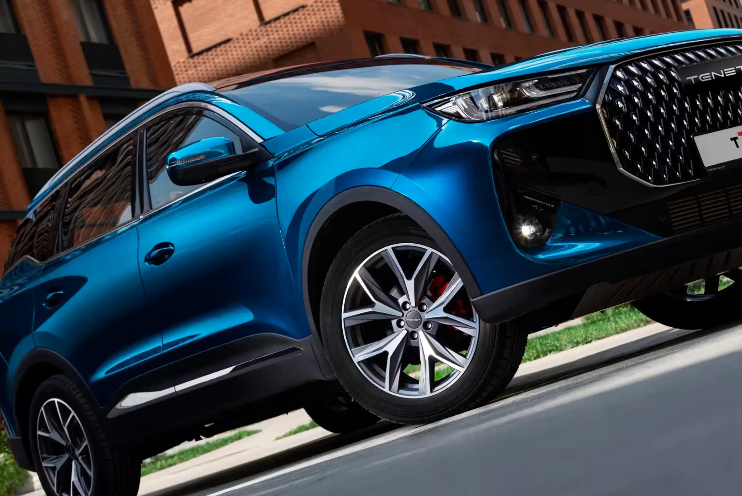 Haval Jolion – больше не самый продаваемый кроссовер в России. Его обогнал автомобиль с панорамной крышей и зимним пакетом