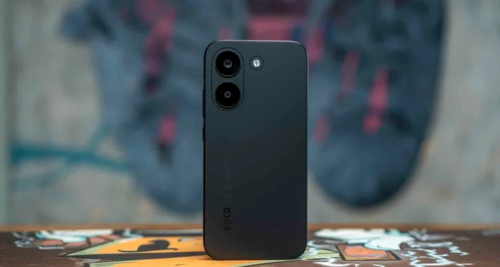 «Не отличить от флагмана». Главный хит Xiaomi отдают за бесценок