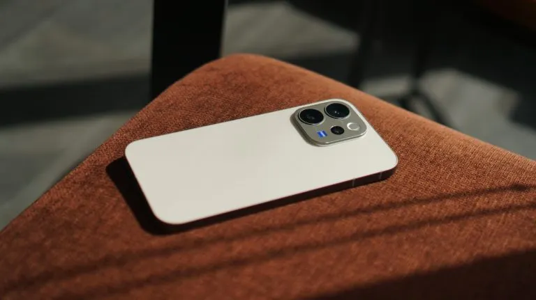 «Нереально крутой». Недооцененный камерофон выносит конкурентов от Realme и Xiaomi 