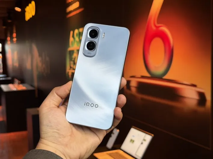 3 крутых смартфона до 30 тысяч рублей. От камерофона Huawei до убийцы флагманов от Xiaomi